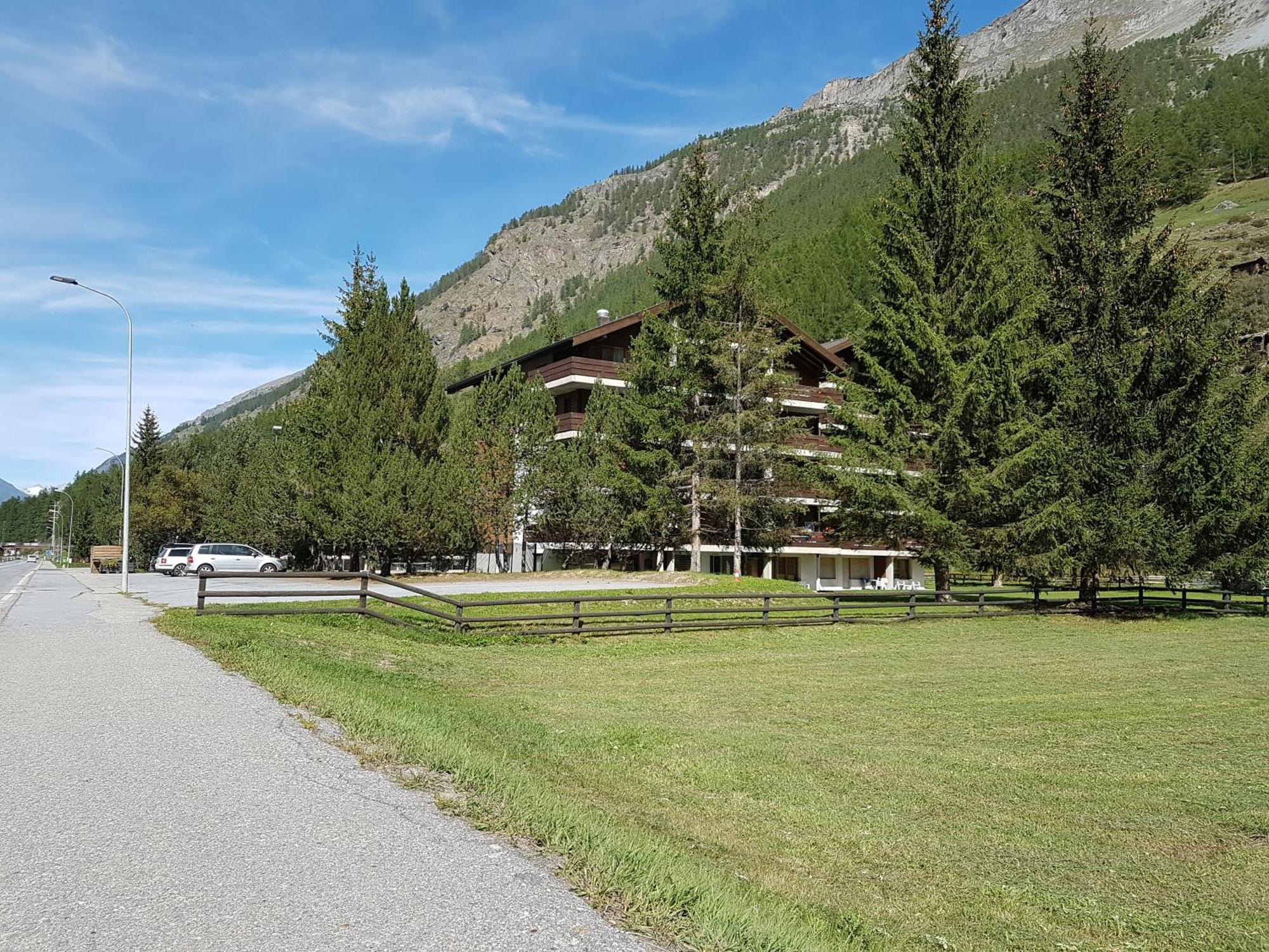 Monte Rosa Taesch, Apartments Mit Wellness Bereich Täsch Exterior foto